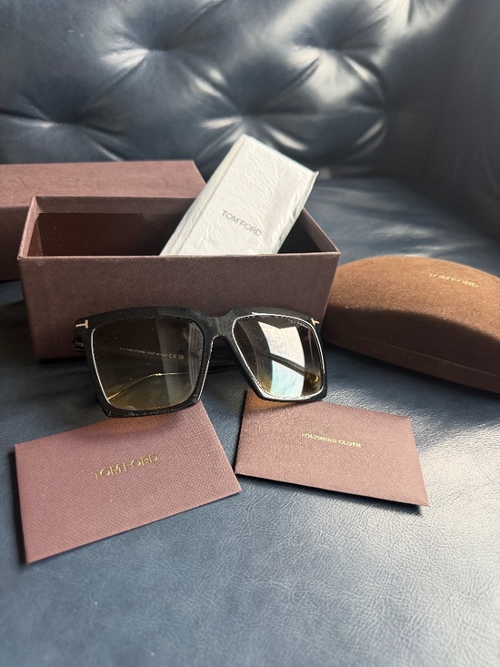 Tom Ford Accessories - Tom Ford Sabrina-02 TF764 01B Black Oversized Sunglasses w/ Case & Box